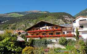 Gäste werden im Landhotel Anna untergebracht